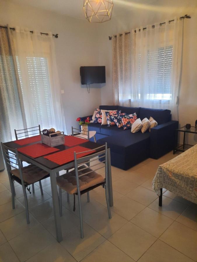 Park View Apartment In Paralia Dionisiou מראה חיצוני תמונה